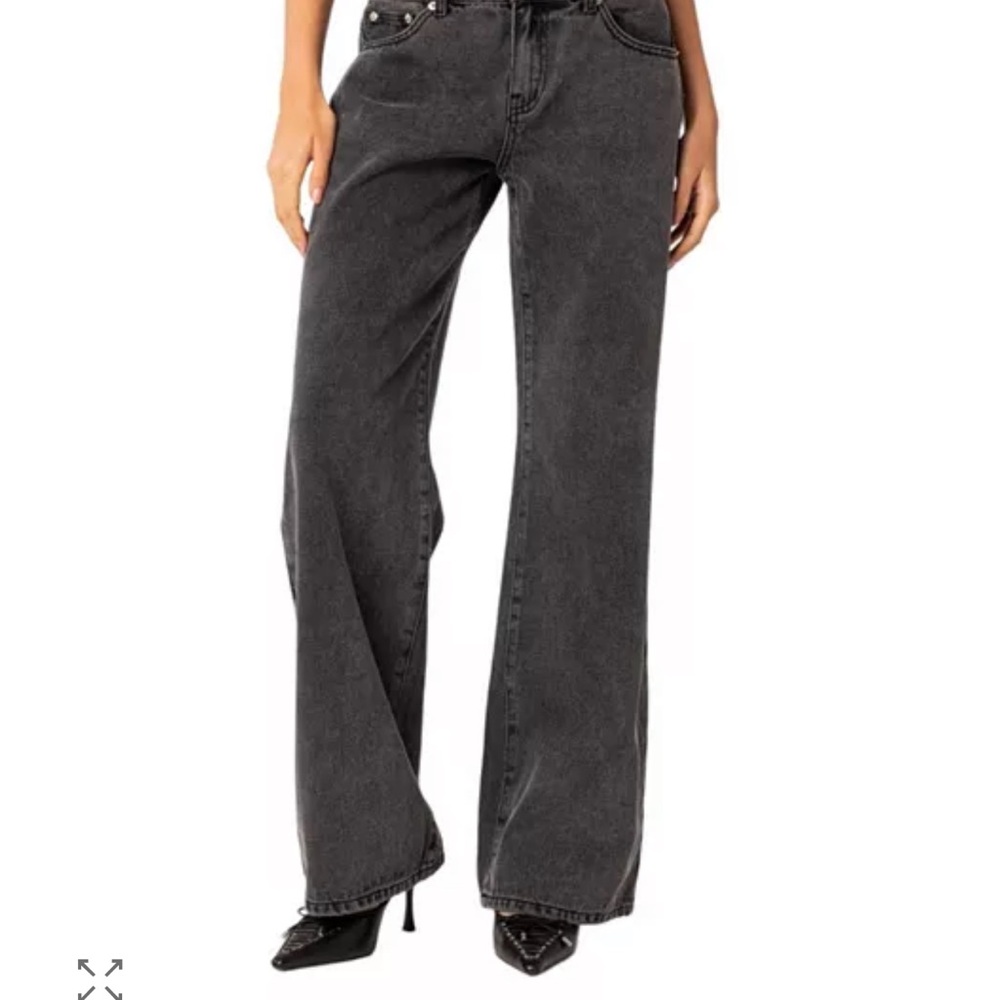 Edikted Raelynn Washed Low Rise Jeans